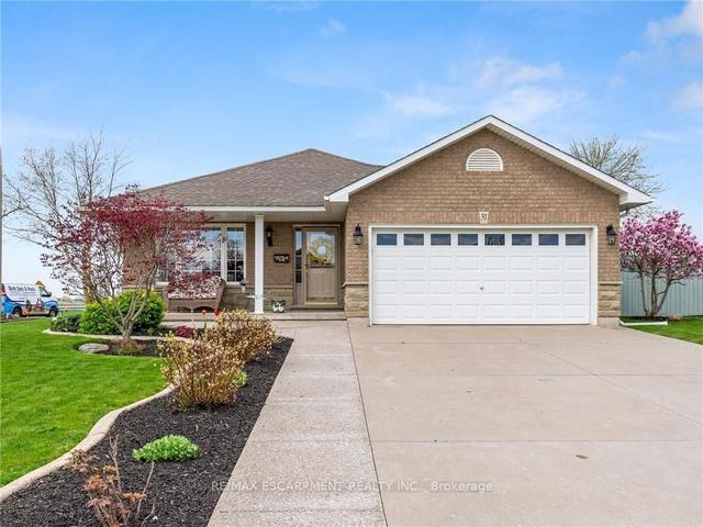 31 Donna Dr, House detached with 2 bedrooms, 3 bathrooms and 4 parking in Haldimand County ON | Image 1