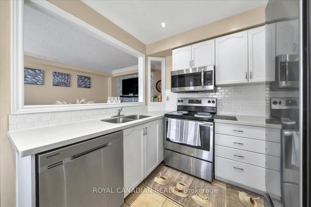 47 Smales Dr, House attached with 3 bedrooms, 3 bathrooms and 3 parking in Ajax ON | Image 3