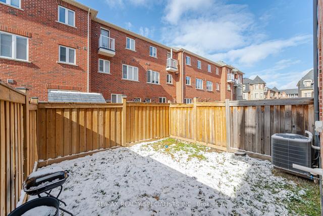 14 Hobart Gdns, House attached with 3 bedrooms, 3 bathrooms and 2 parking in Brampton ON | Image 25