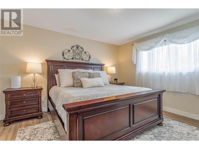 168 Bornais St E, House detached with 4 bedrooms, 3 bathrooms and 2 parking in Kelowna BC | Image 14