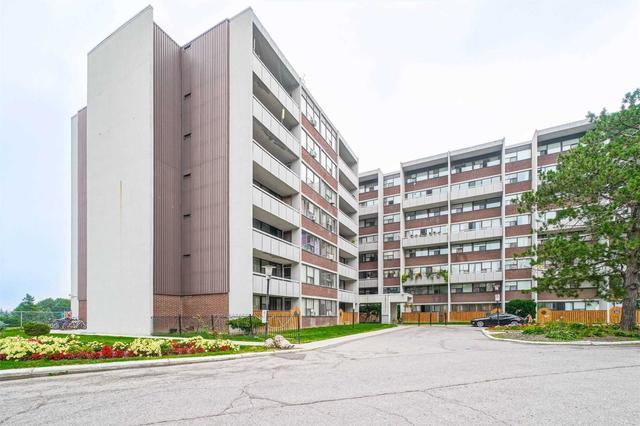 303 - 2121 Roche Ct, Condo with 3 bedrooms, 2 bathrooms and 1 parking in Mississauga ON | Image 6