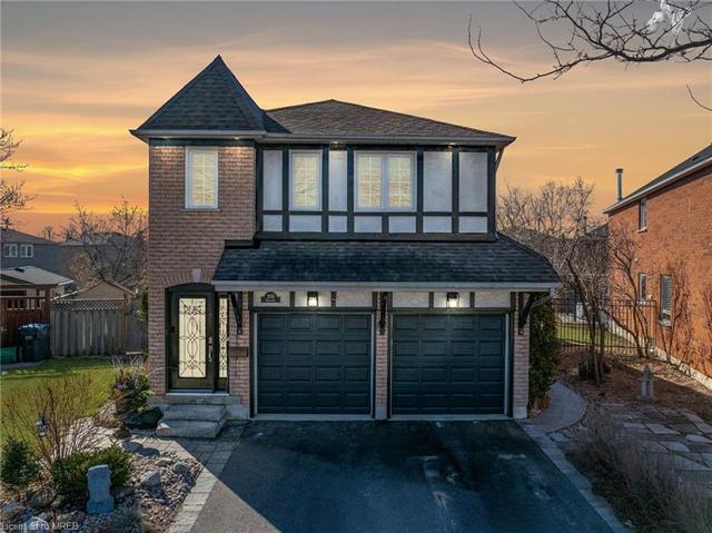 2878 Strata Crt, House detached with 4 bedrooms, 4 bathrooms and 6 parking in Mississauga ON | Image 1