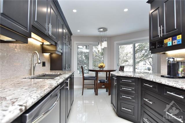 47 Grandcourt Dr, Townhouse with 3 bedrooms, 3 bathrooms and 2 parking in Ottawa ON | Image 10