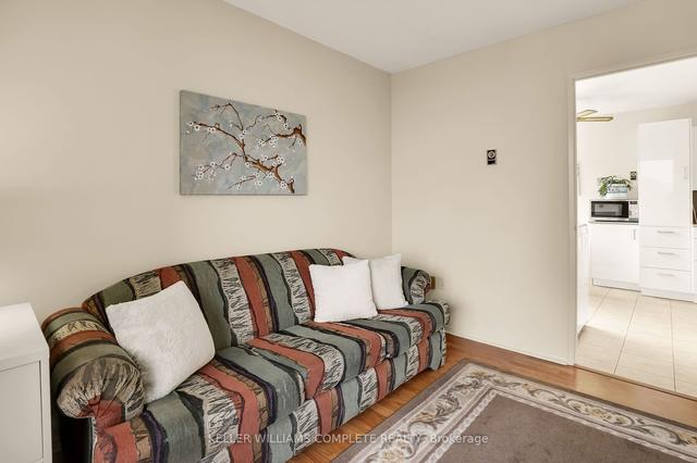 401 - 28 Robinson St N, Condo with 2 bedrooms, 2 bathrooms and 1 parking in Grimsby ON | Image 2