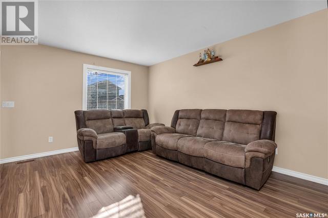 715 Lamarsh Lane, House detached with 3 bedrooms, 3 bathrooms and null parking in Saskatoon SK | Image 4