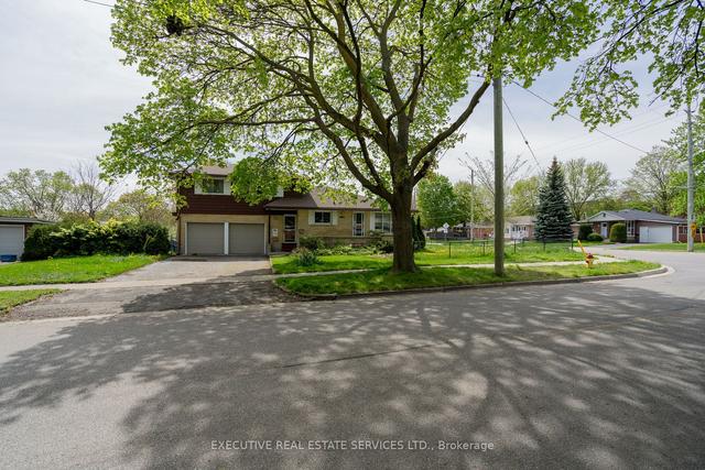 155 Massey Ave, House detached with 4 bedrooms, 3 bathrooms and 6 parking in Kitchener ON | Image 12