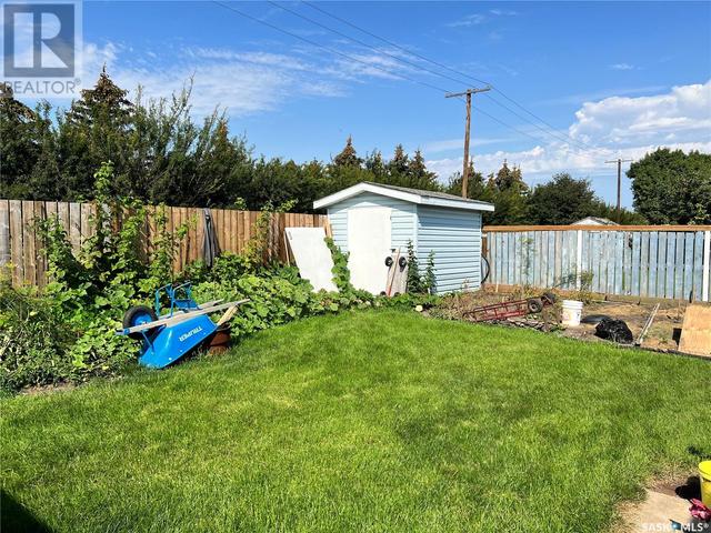 905 21st St, House detached with 4 bedrooms, 2 bathrooms and null parking in Humboldt SK | Image 37