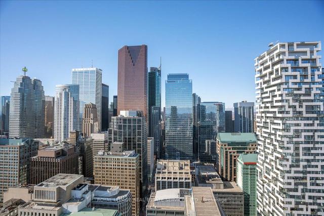 4102 - 33 Lombard St, Condo with 2 bedrooms, 2 bathrooms and 1 parking in Toronto ON | Image 11
