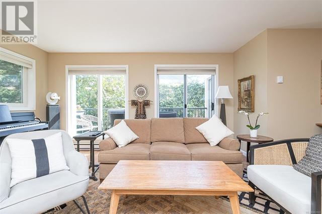 303 - 1361 Hillside Ave, Condo with 2 bedrooms, 3 bathrooms and 1 parking in Victoria BC | Image 8