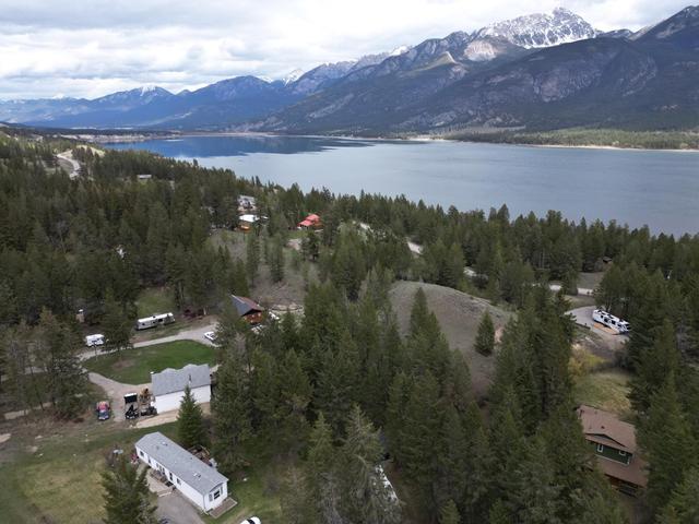 6708 Columbia Lake Road, House detached with 2 bedrooms, 2 bathrooms and 4 parking in East Kootenay F BC | Image 2