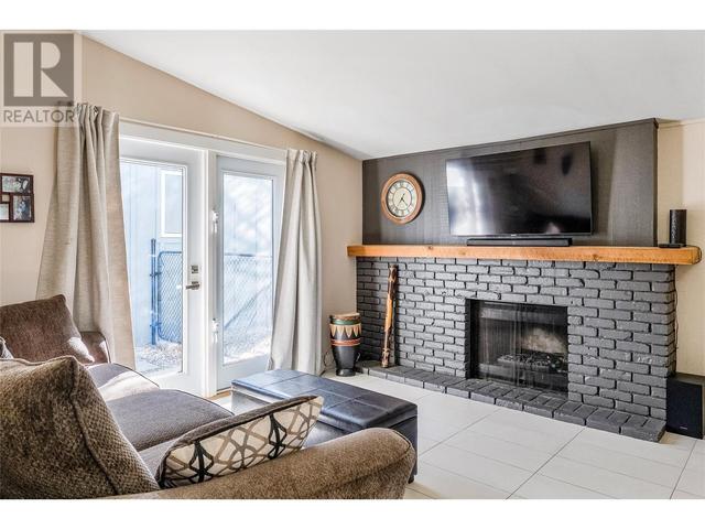 664 Armour Crescent, House detached with 3 bedrooms, 1 bathrooms and 5 parking in Kelowna BC | Image 11