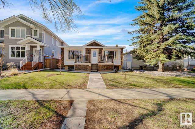 9743 70 Ave Nw, House detached with 6 bedrooms, 4 bathrooms and null parking in Edmonton AB | Image 2
