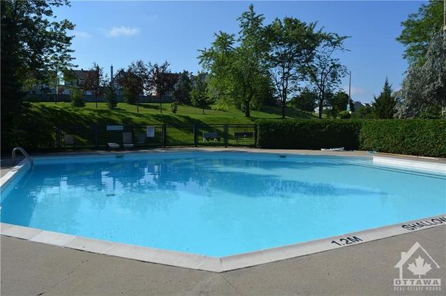 307 - 2759 Carousel Cres, Condo with 2 bedrooms, 2 bathrooms and 1 parking in Ottawa ON | Image 15