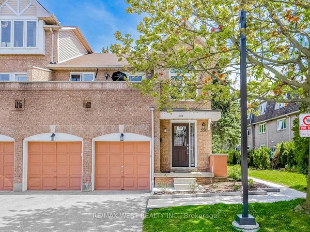 300 - 60 Barondale Dr, Townhouse with 2 bedrooms, 1 bathrooms and 1 parking in Mississauga ON | Image 1