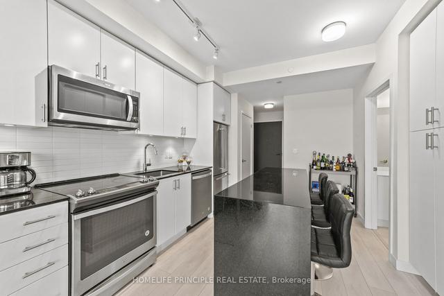 305 - 210 Sabina Dr, Condo with 1 bedrooms, 1 bathrooms and 1 parking in Oakville ON | Image 5