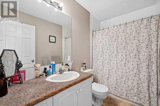 3, - 642 Mcdougall Road Ne, House attached with 3 bedrooms, 2 bathrooms and 1 parking in Calgary AB | Image 22