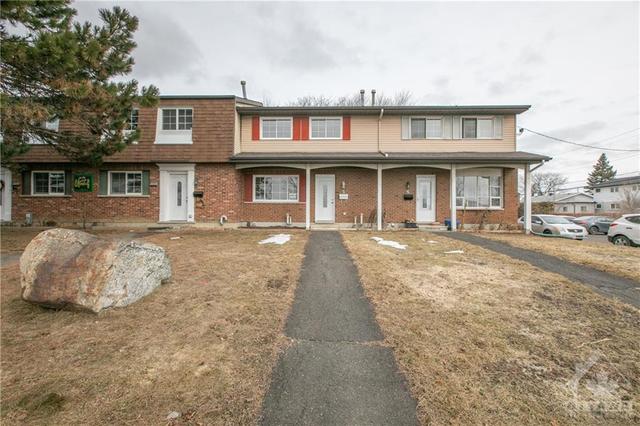 5 - 1661 Heron Road, Townhouse with 3 bedrooms, 2 bathrooms and 1 parking in Ottawa ON | Image 2