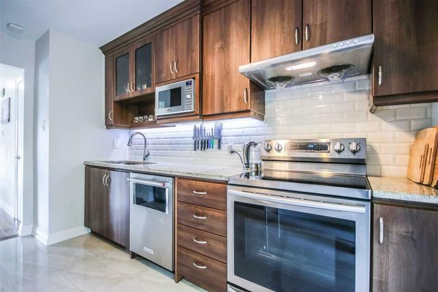 3 Tangle Briarway, Townhouse with 3 bedrooms, 2 bathrooms and 2 parking in Toronto ON | Image 8