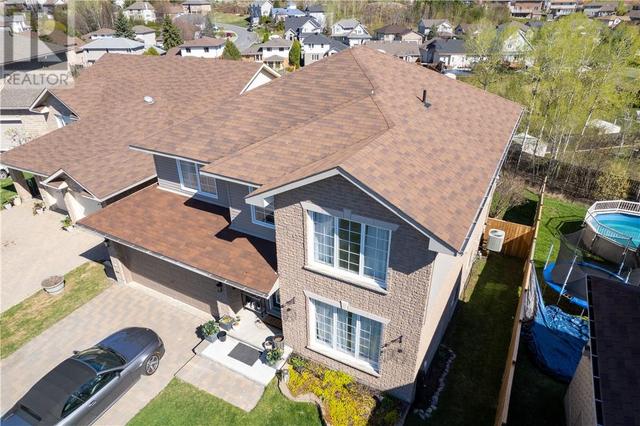 33 Bayridge Crt, House detached with 6 bedrooms, 3 bathrooms and null parking in Greater Sudbury ON | Image 3