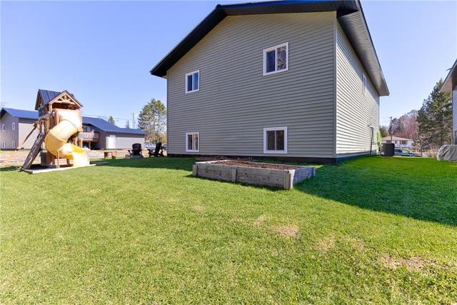 23 Munro Street, House detached with 4 bedrooms, 2 bathrooms and 3 parking in Laurentian Hills ON | Image 23