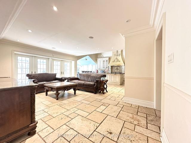 16 Brian Cliff Dr, House detached with 7 bedrooms, 8 bathrooms and 9 parking in Toronto ON | Image 4