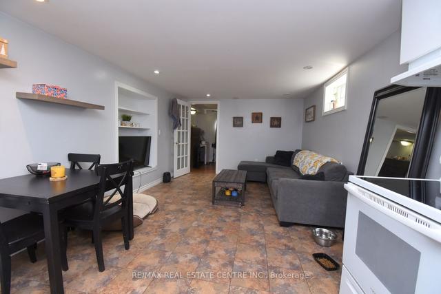 8 Tragina Ave S, House detached with 2 bedrooms, 2 bathrooms and 2 parking in Hamilton ON | Image 18