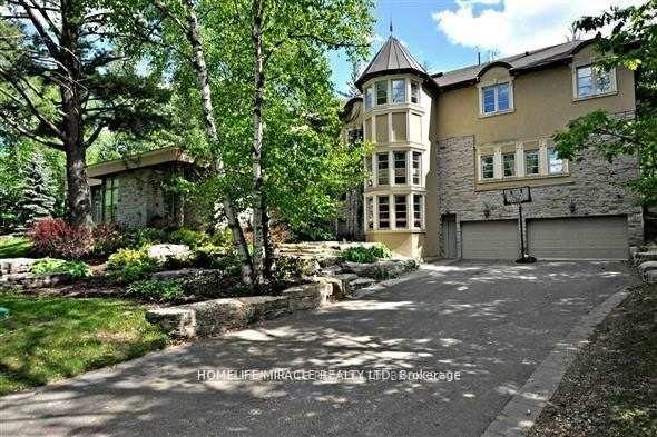 300 Woodland Acres Cres, House detached with 9 bedrooms, 10 bathrooms and 16 parking in Vaughan ON | Image 1