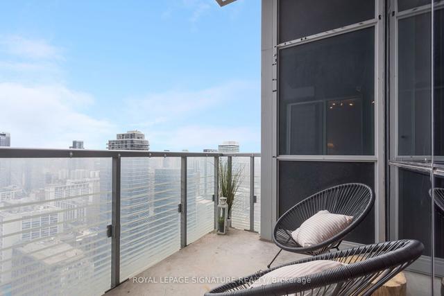 3601 - 386 Yonge St, Condo with 2 bedrooms, 2 bathrooms and 1 parking in Toronto ON | Image 11
