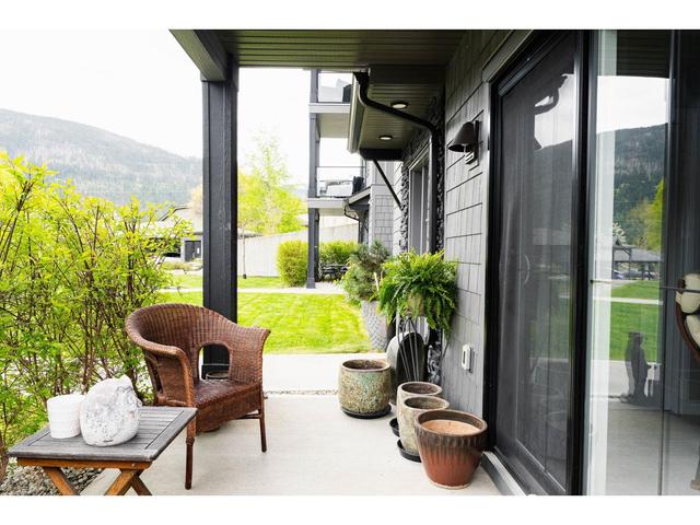 209 - 2000 Choquette Ave, House attached with 2 bedrooms, 1 bathrooms and null parking in Nelson BC | Image 3
