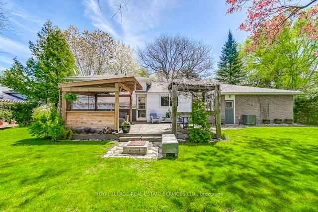 227 Sunrise Cres, House detached with 3 bedrooms, 3 bathrooms and 6 parking in Oakville ON | Image 30