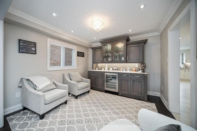 43 Sungold Ct, House detached with 4 bedrooms, 4 bathrooms and 5.5 parking in Vaughan ON | Image 9
