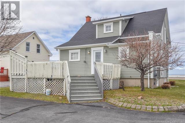 336 Saint Pierre Est Blvd, House detached with 3 bedrooms, 1 bathrooms and null parking in Caraquet NB | Image 9