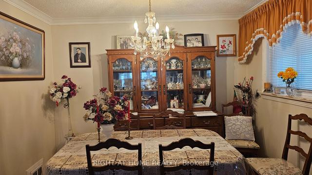 354 Kane Ave, House detached with 2 bedrooms, 2 bathrooms and 5 parking in Toronto ON | Image 15