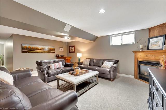 15 Childerhose Cres, House detached with 2 bedrooms, 2 bathrooms and 4 parking in Brantford ON | Image 14