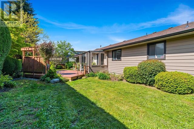 7826 Fairmeadow Pl, House detached with 2 bedrooms, 2 bathrooms and 4 parking in Central Saanich BC | Image 46
