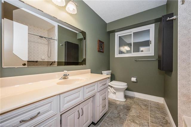 221 Laurentian Drive, House detached with 3 bedrooms, 2 bathrooms and 3 parking in Kitchener ON | Image 17