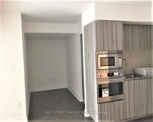 2119 - 955 Bay St, Condo with 1 bedrooms, 1 bathrooms and 0 parking in Toronto ON | Image 12