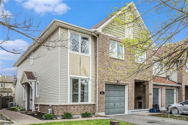 531 Devonwood Cir, Townhouse with 3 bedrooms, 3 bathrooms and 3 parking in Ottawa ON | Image 3