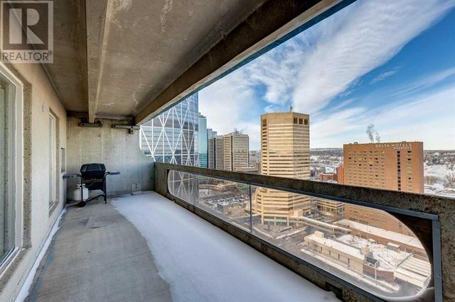 2906 - 221 6 Ave Se, Condo with 2 bedrooms, 1 bathrooms and 2 parking in Calgary AB | Image 9