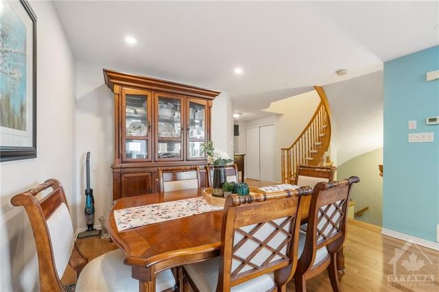 1049 Capreol St, Townhouse with 3 bedrooms, 3 bathrooms and 3 parking in Ottawa ON | Image 6