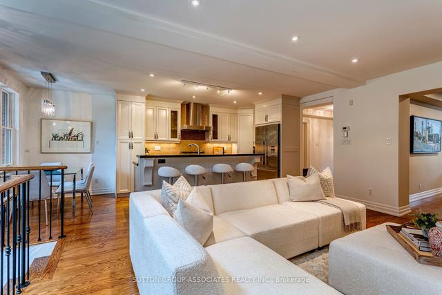 5 Bessborough Dr, House detached with 4 bedrooms, 4 bathrooms and 2 parking in Toronto ON | Image 9