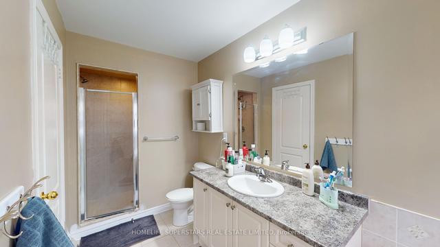 88 Lorenzo Cir, House attached with 4 bedrooms, 3 bathrooms and 3 parking in Brampton ON | Image 17