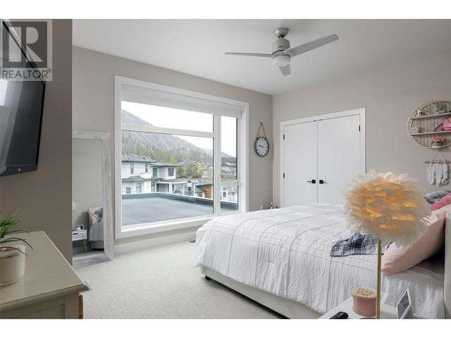 2759 Canyon Crest Dr, House detached with 4 bedrooms, 3 bathrooms and 4 parking in West Kelowna BC | Image 24