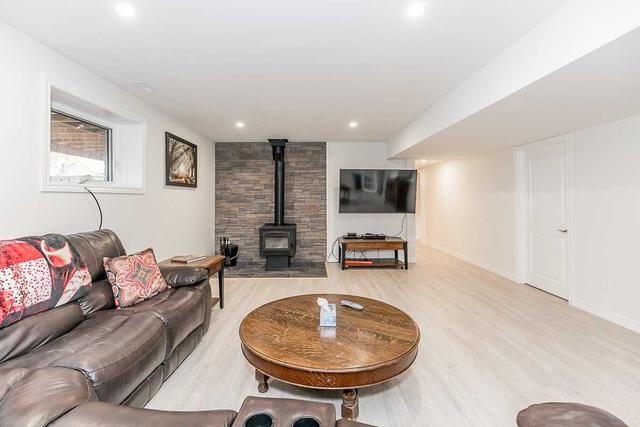1561 Flos Rd 8 W, House detached with 3 bedrooms, 4 bathrooms and 50 parking in Springwater ON | Image 11