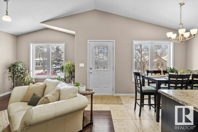 11615 94 St Nw, House detached with 5 bedrooms, 3 bathrooms and null parking in Edmonton AB | Image 3