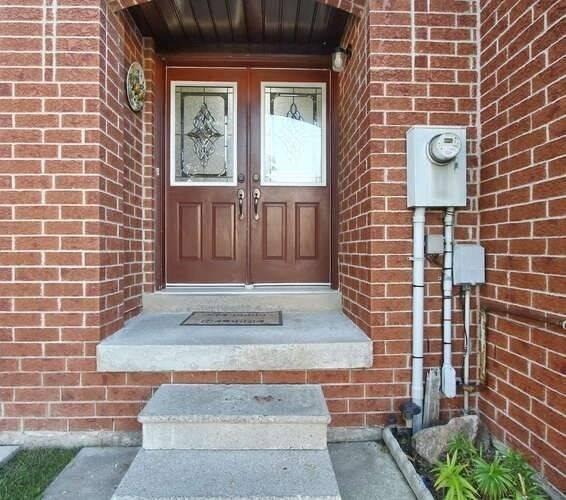 5 Goldenlight Circ, House attached with 3 bedrooms, 2 bathrooms and 2 parking in Brampton ON | Image 23