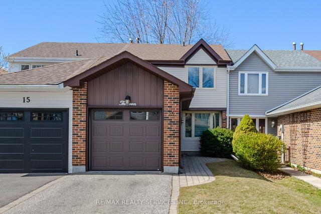 13 Barrington Cres, House attached with 3 bedrooms, 2 bathrooms and 3 parking in Brampton ON | Image 1