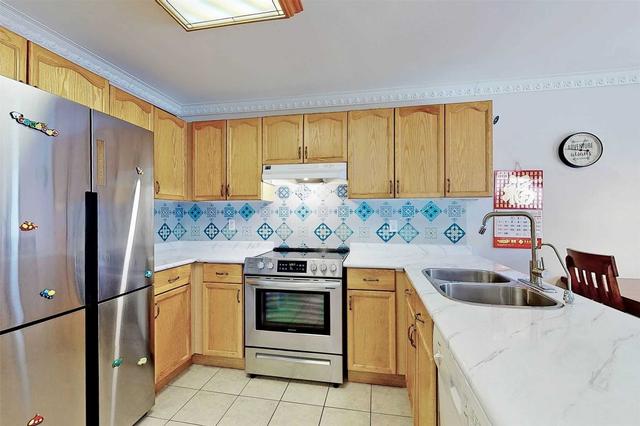 164 Cunningham Dr, House detached with 3 bedrooms, 3 bathrooms and 4 parking in Barrie ON | Image 3