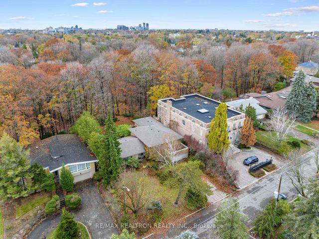 49 Timberlane Dr, House detached with 5 bedrooms, 4 bathrooms and 6 parking in Toronto ON | Image 14