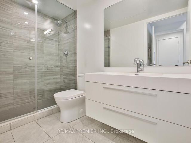 2909 - 39 Roehampton Ave, Condo with 3 bedrooms, 2 bathrooms and 1 parking in Toronto ON | Image 14